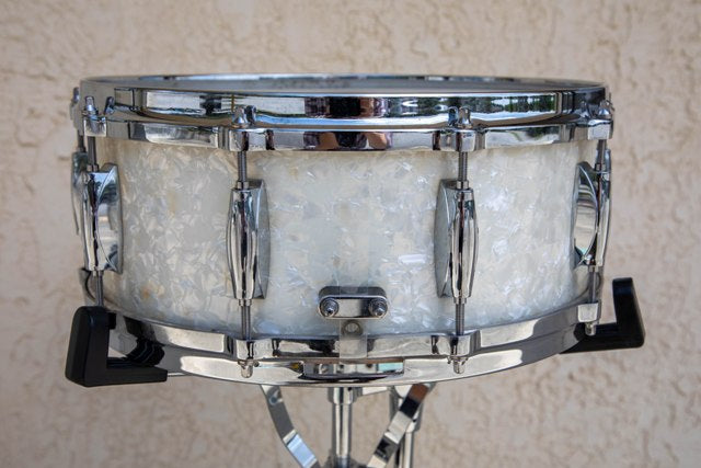 Gretsch USA Custom 5-1/2 x 14 10-lug White Marine Pearl, Relic NOS